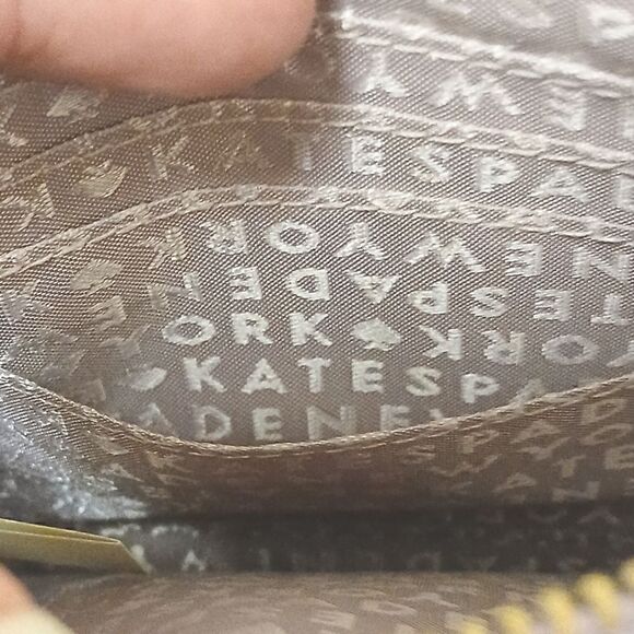 Kate Spade "LAUREL WAY" WRISTLET NWT - Picture 11 of 13